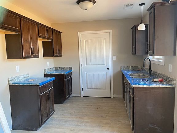 2nd image of 192 Chalet Cir