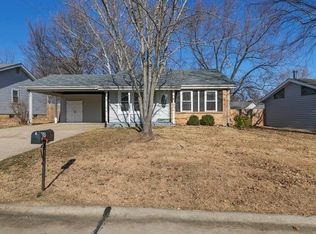 27 Pheasant Ln, Saint Peters, MO 63376