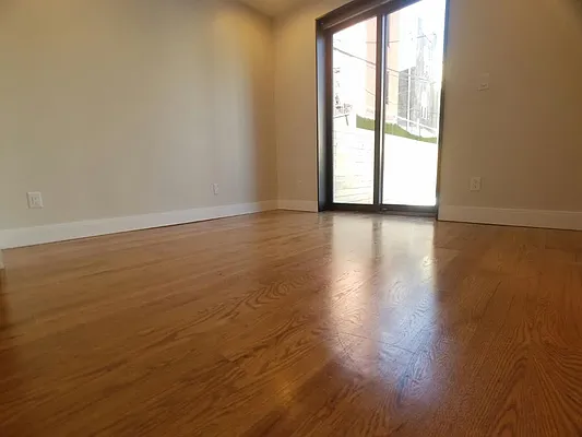 Rented by Evergreen Apartments BK | media 45