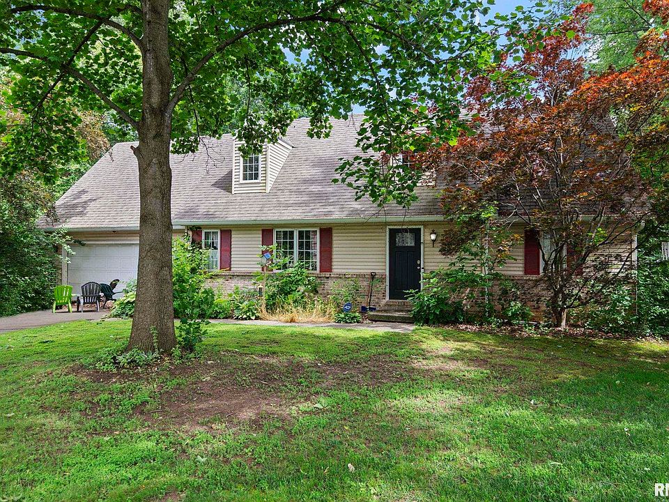 1st image of 14 Willow Hill Dr
