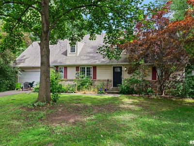 14 Willow Hill Dr, Sherman, IL, 62684