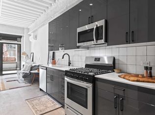 1222 W Jackson Blvd #204, Chicago, IL 60607