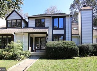 10050 Beacon Pond Ln, Burke, VA 22015