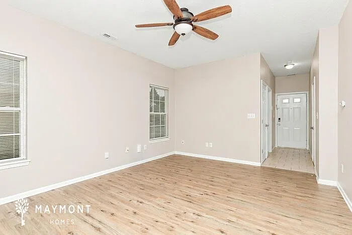 4 bed, 2.0 bath, 1434 sqft, $1,845 — Photo 4
