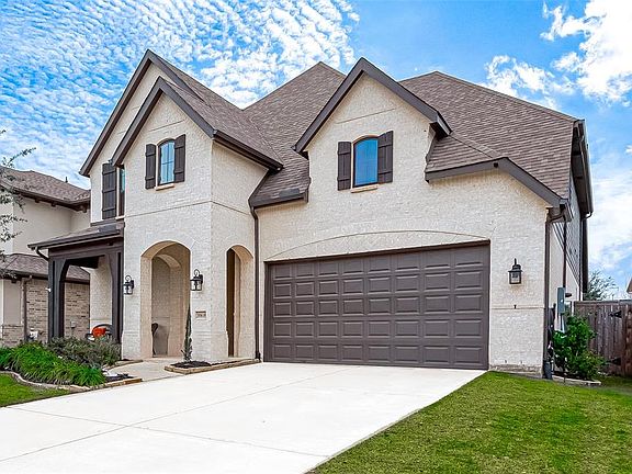 2nd image of 30618 Hawthorn Glen Ct