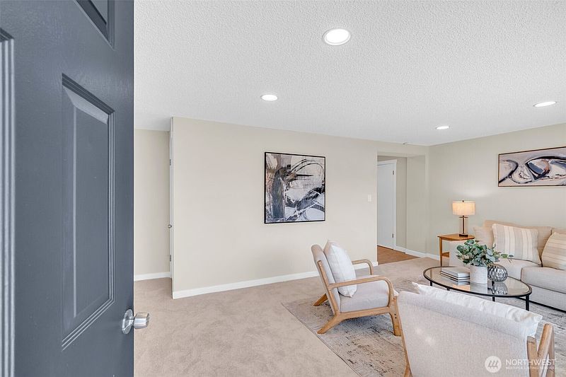 4th image of 1314 N 188th Street