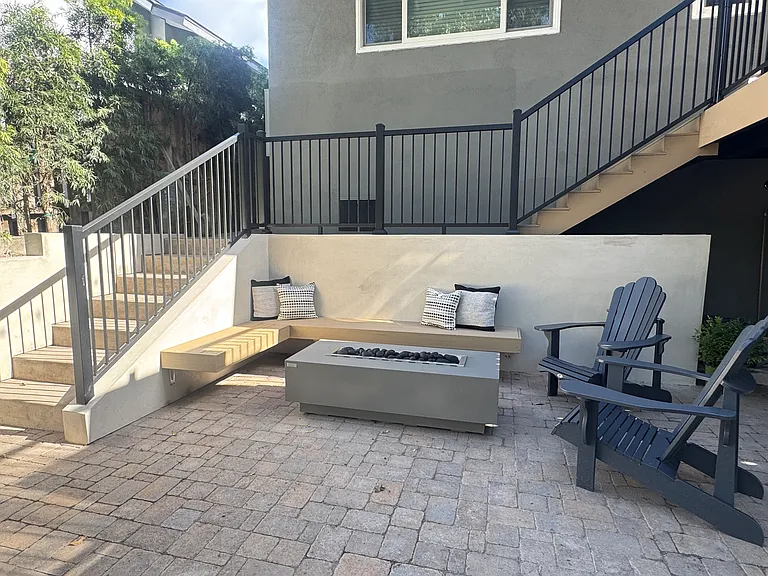 150 Loma Ln — Photo 34