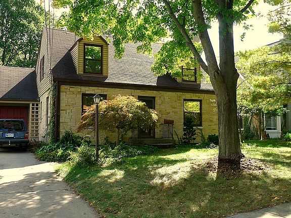 2nd image of 864 Bellclaire Ave SE