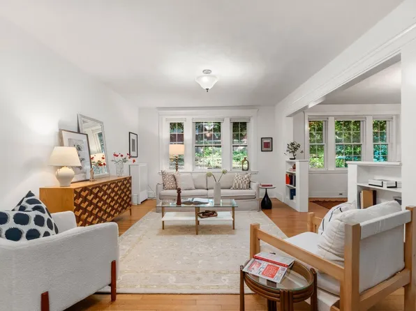 50 Lancaster Ter #2, Brookline, MA 02446