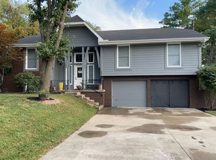 107 Harrington Ln, Gower, MO 64454