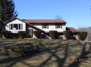 321 Woodcrest Rd, West Grove, PA 19390