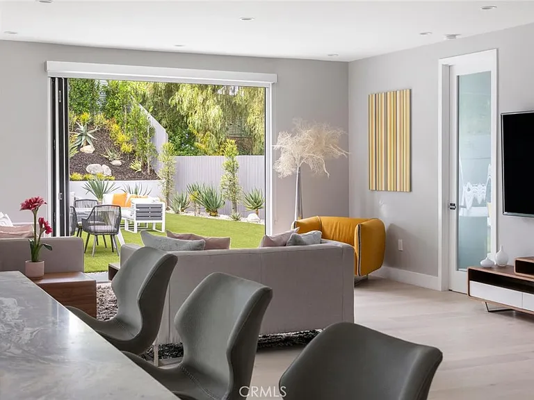 4731 Topanga Canyon Blvd — Photo 12