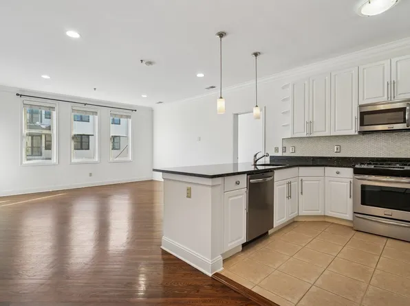 915 Madison Street image 1 of 29