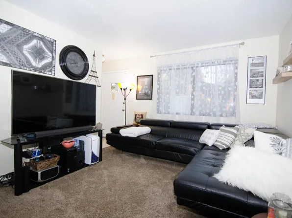 Evergreen Manor, 170 Evergreen Dr #324a00c0a, Waukee, IA 50263