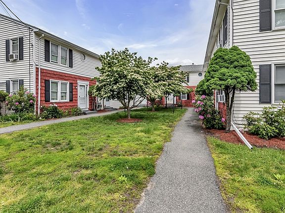 2nd image of 15 Crescent St #D