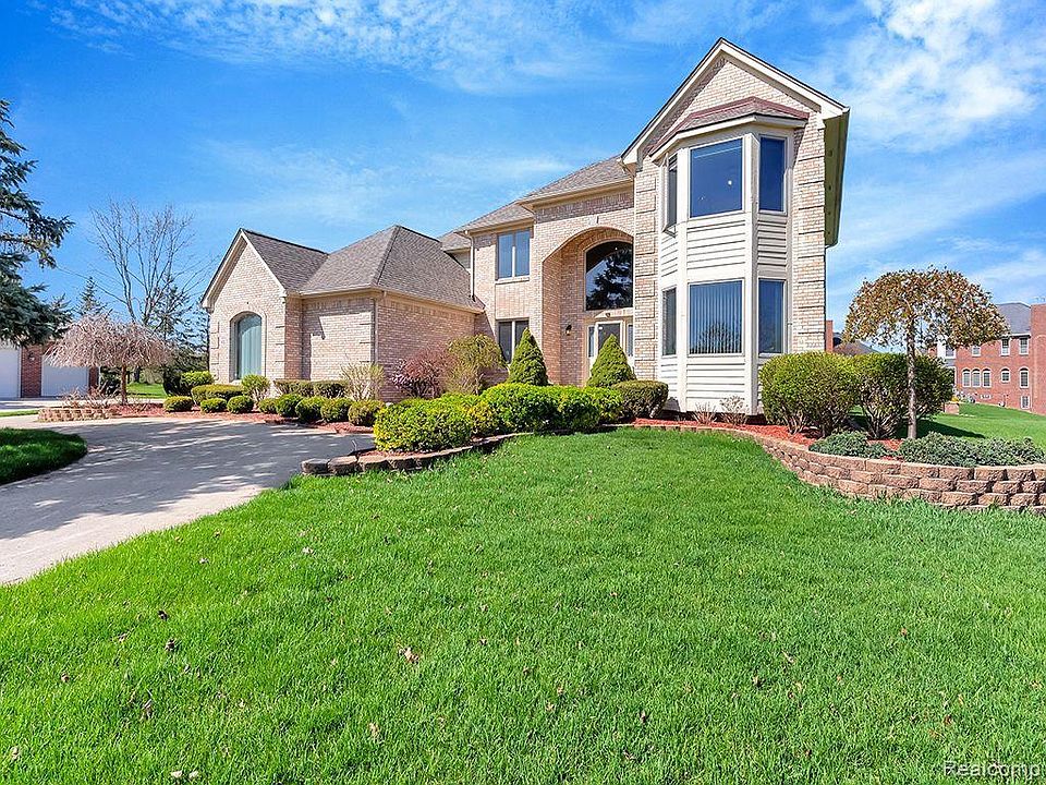 1st image of 7492 Oakmont Ct