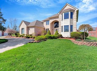 7492 Oakmont Dr, Canton, MI 48187