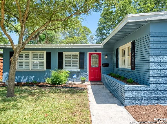 3rd image of 523 Brightwood Pl