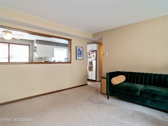 3rd image of 5518 W Windsor Ave #20