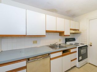 1100 Governors Dr APT 8, Winthrop, MA 02152