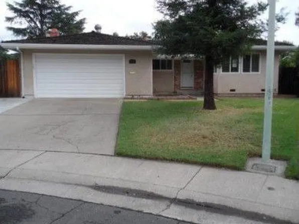 8432 Olivet Ct, Sacramento, CA 95826