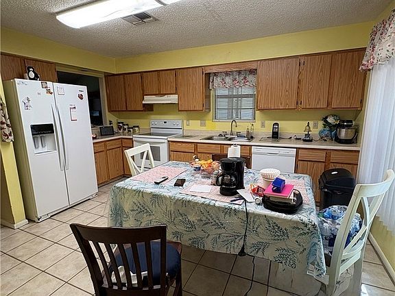 5th image of 230 N Brida St