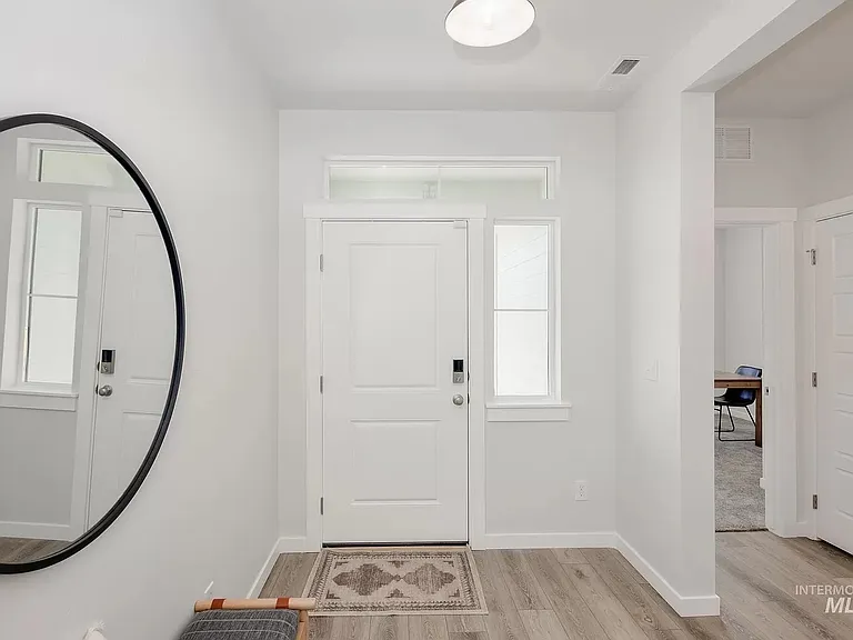 8888 W Eminence Dr — Photo 2