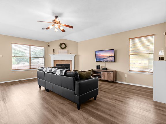 4th image of 6711 Bayberry Dr
