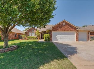 2001 Oxford St, Edmond, OK 73013
