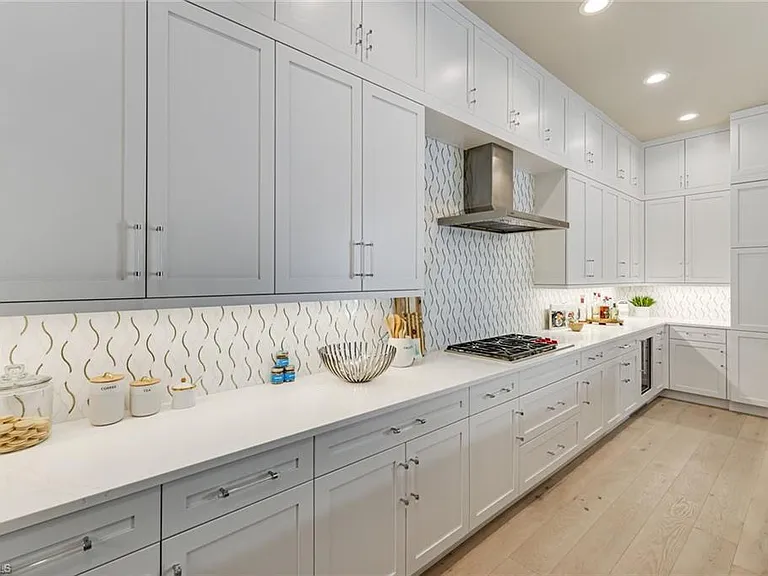 760 Park Shore Dr — Photo 14