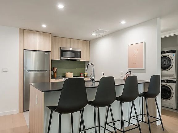3rd image of 975 Nostrand Ave #812