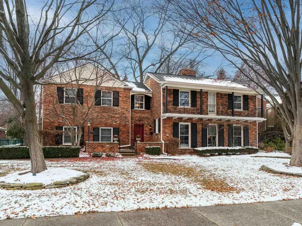 1003 Bedford Rd, Grosse Pointe Park, MI 48230