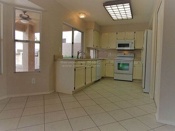 5th image of 1204 E Silverwood Dr