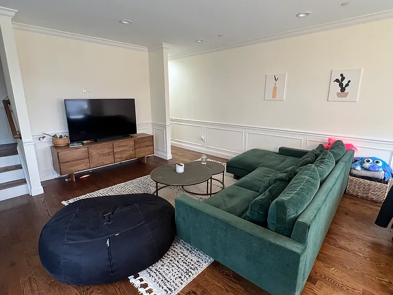 162A Gainsborg Ave E — Photo 12