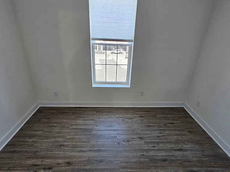 406 Main St #4 — Photo 22