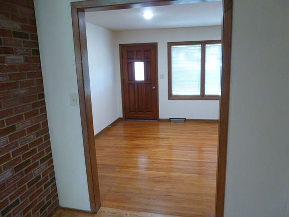 3rd image of 6727 Ballentine St