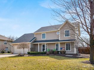 37 Robert Rd, Oswego, IL 60543