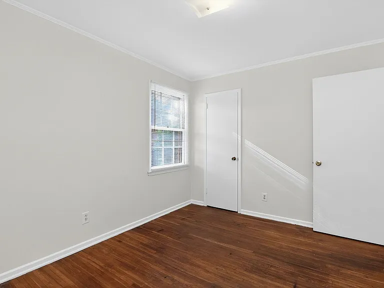 1813 Lasalle St — Photo 10
