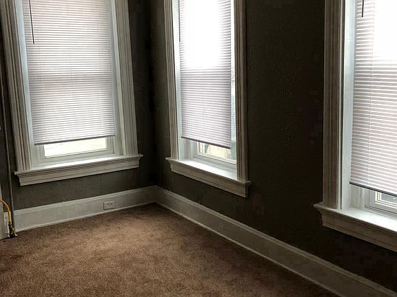 4th image of 2828 Vine St APT 3