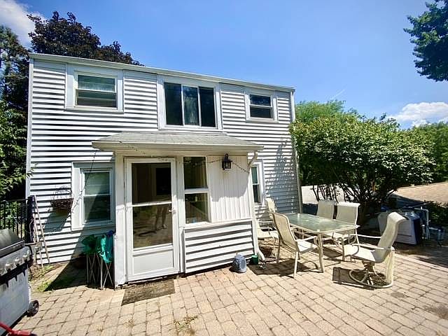 2nd image of 39 Reservoir Rd