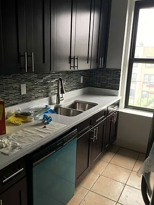 Rented by Metropolis International Realty Inc. | media 58