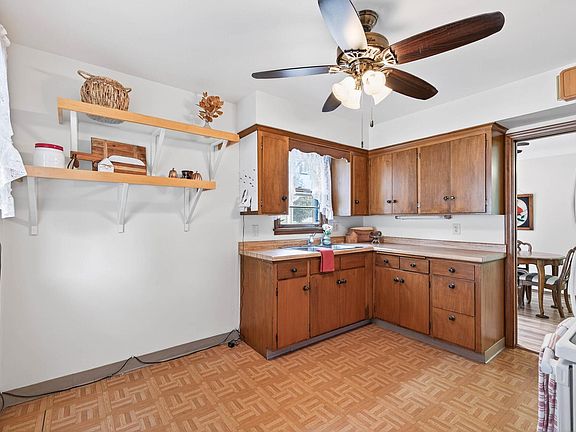 4th image of 1016 Bidwell St