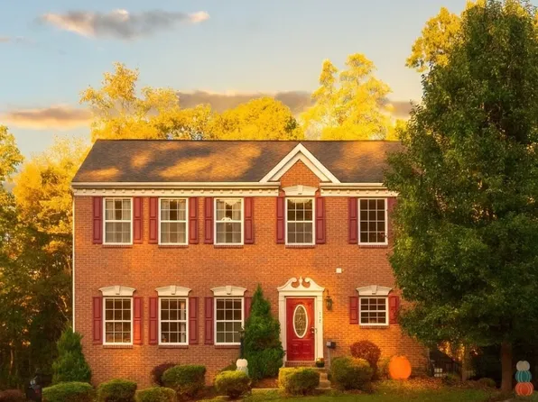 117 Allegheny Dr, Natrona Heights, PA 15065