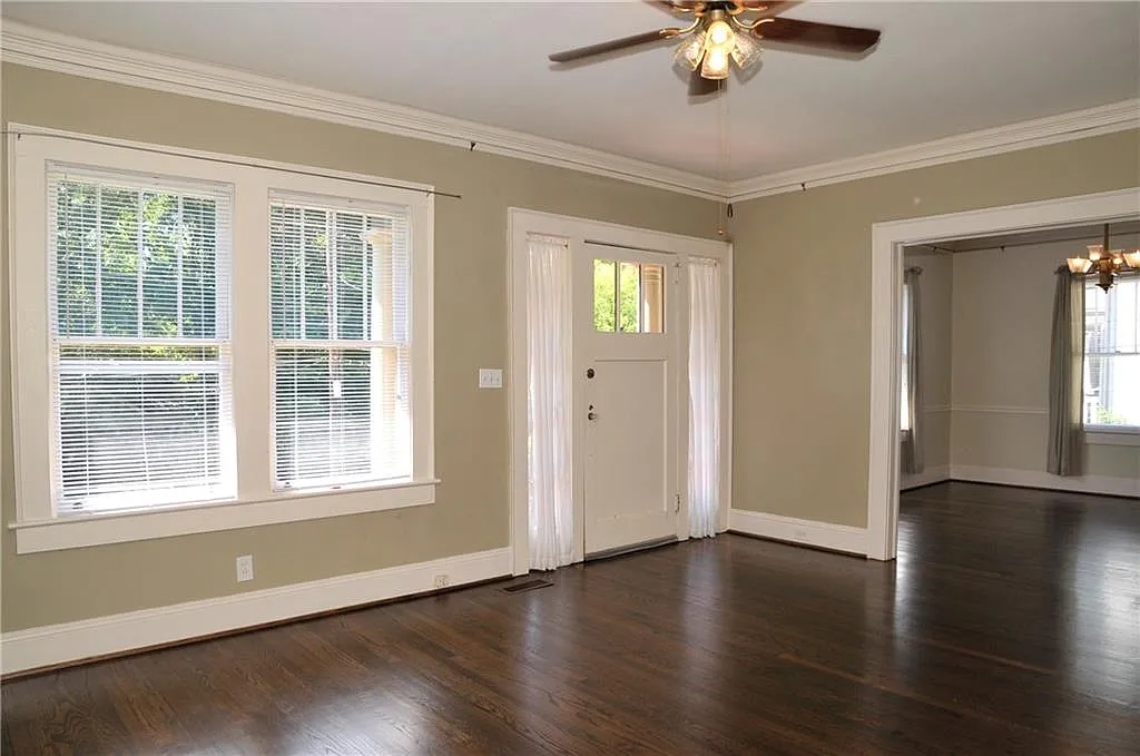 3 bed, 1.5 bath, 1601 sqft, $3,200 — Photo 2