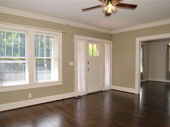 2nd image of 602 Sherwood Rd NE