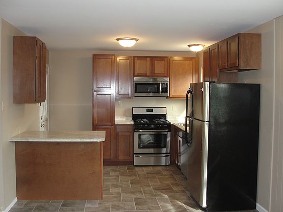 3rd image of 2530 S Park Ln