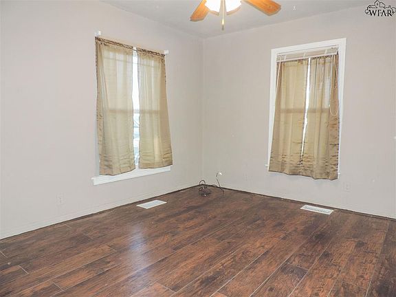 4th image of 400 W Louisa Ave