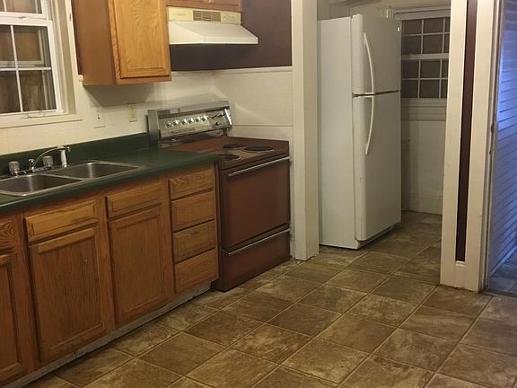 4th image of 833 Elm Ave SE