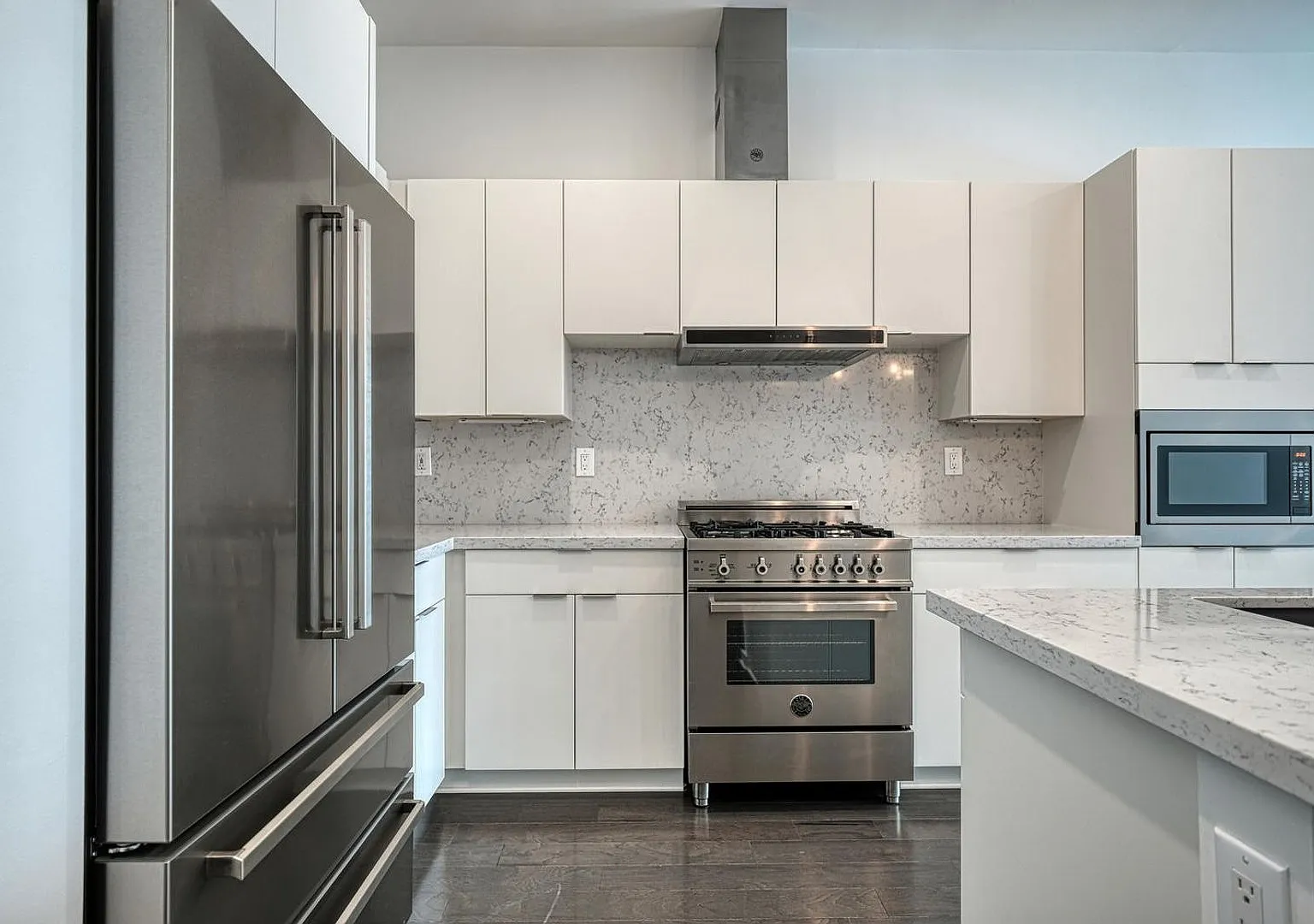 207 W Johanna — Photo 4