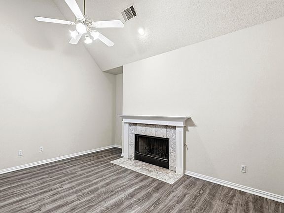 3rd image of 306 Santa Fe Trl